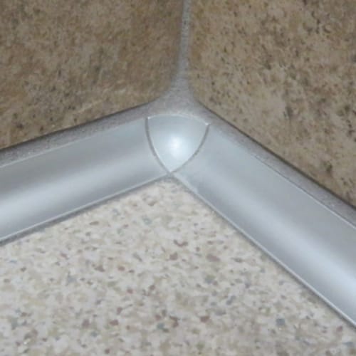 GLM-CV1LICC100 - Internal Cove 1 Leg - 3/8 Inch - 8ft - Floor and Wall Mount - Satin Silver Finish